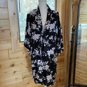 Short sleeve tie front floral kimono with pockets one size fits all